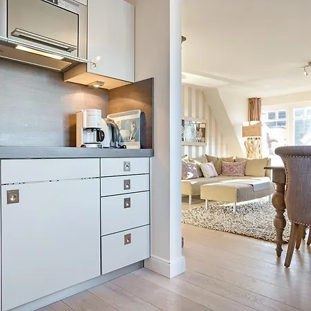 Maisonette No 8 *